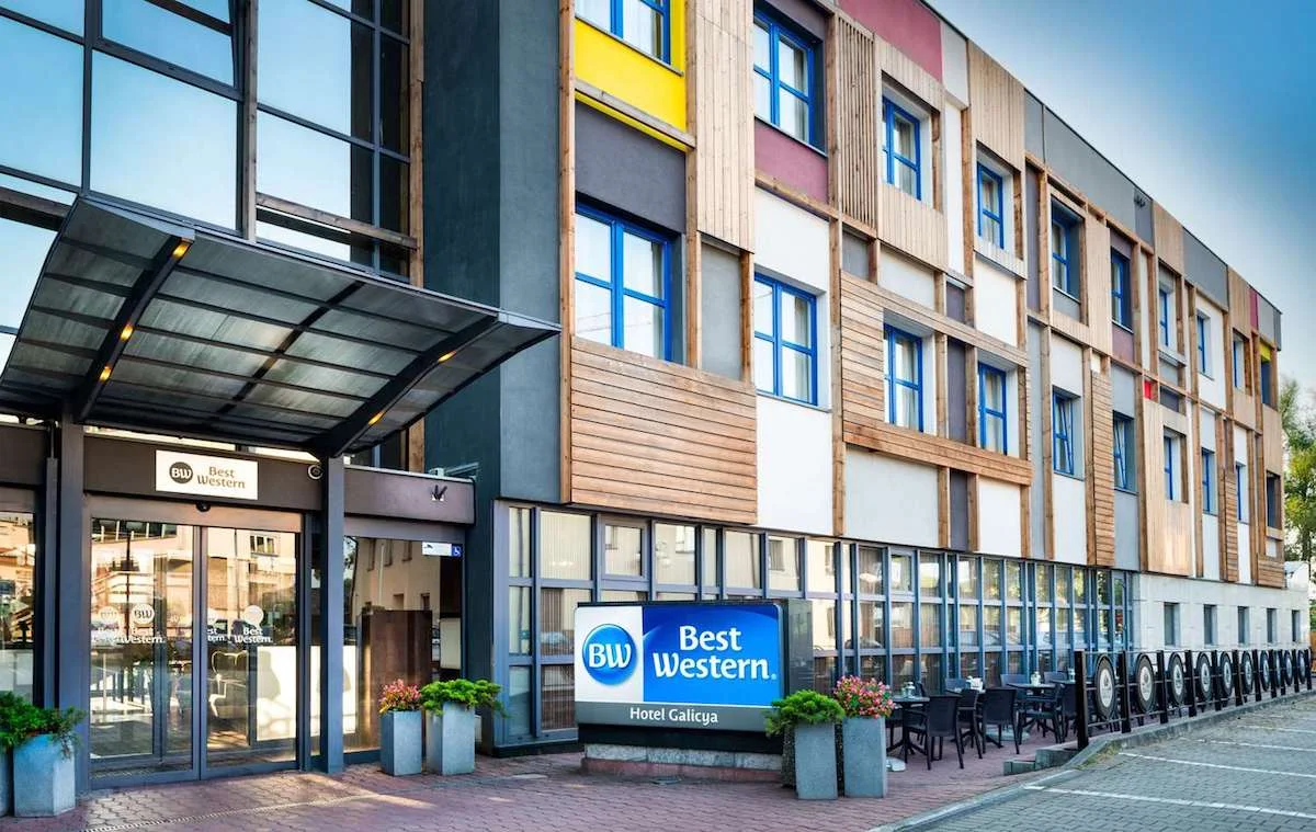 Classic Best Western hotel exterior with entrance canopy